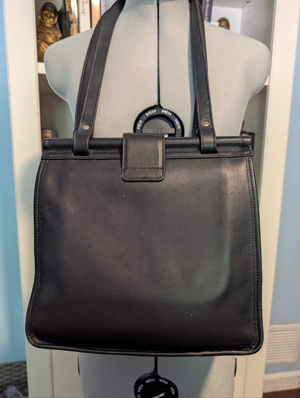 Vintage Coach Weston Shopper Black Leather Shoulder Bag with Gold Turn-Lock - Picture 7 of 9